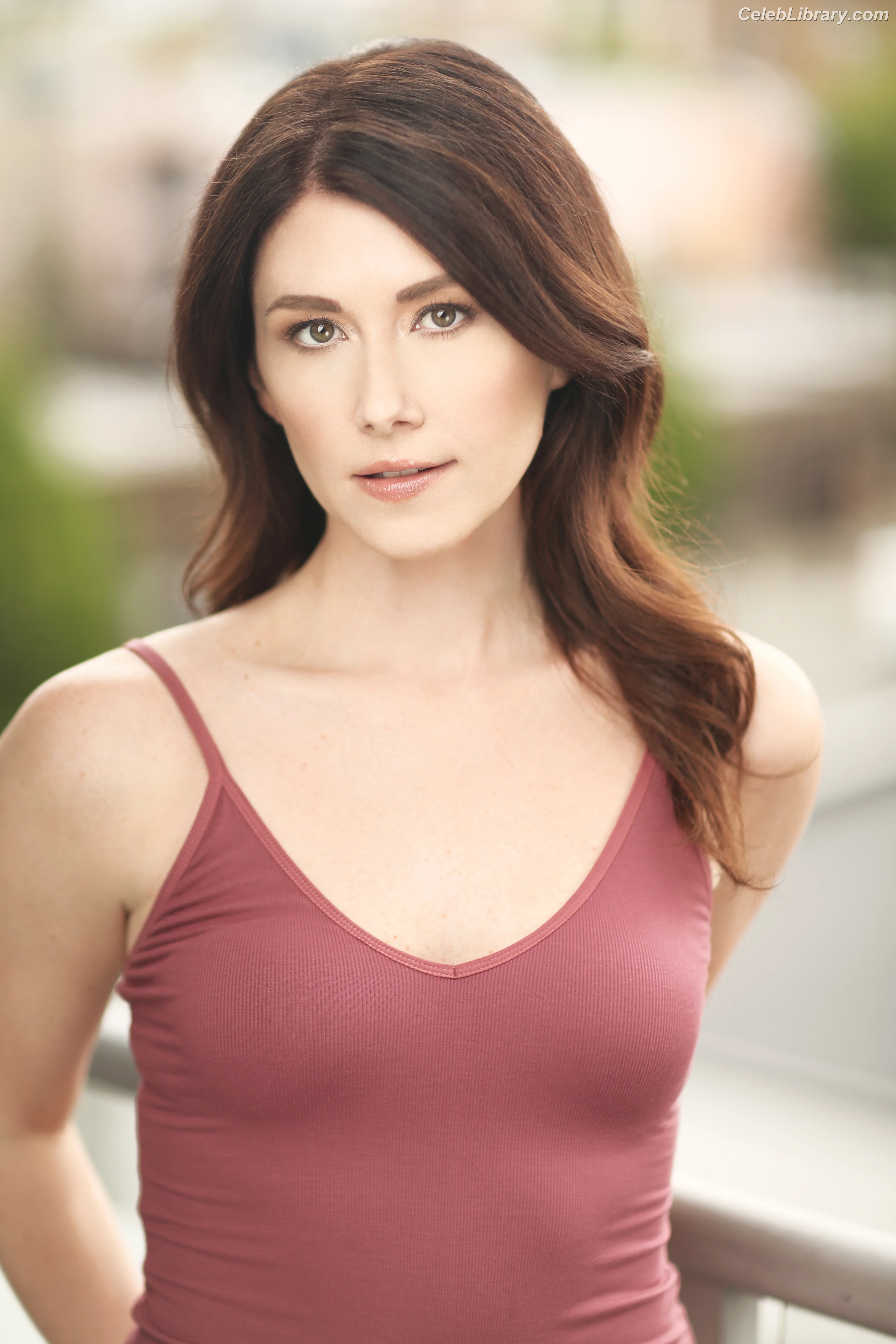 Jewel Staite photo 21 of 424