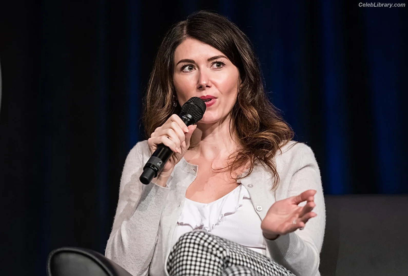 Jewel Staite photo 18 of 424