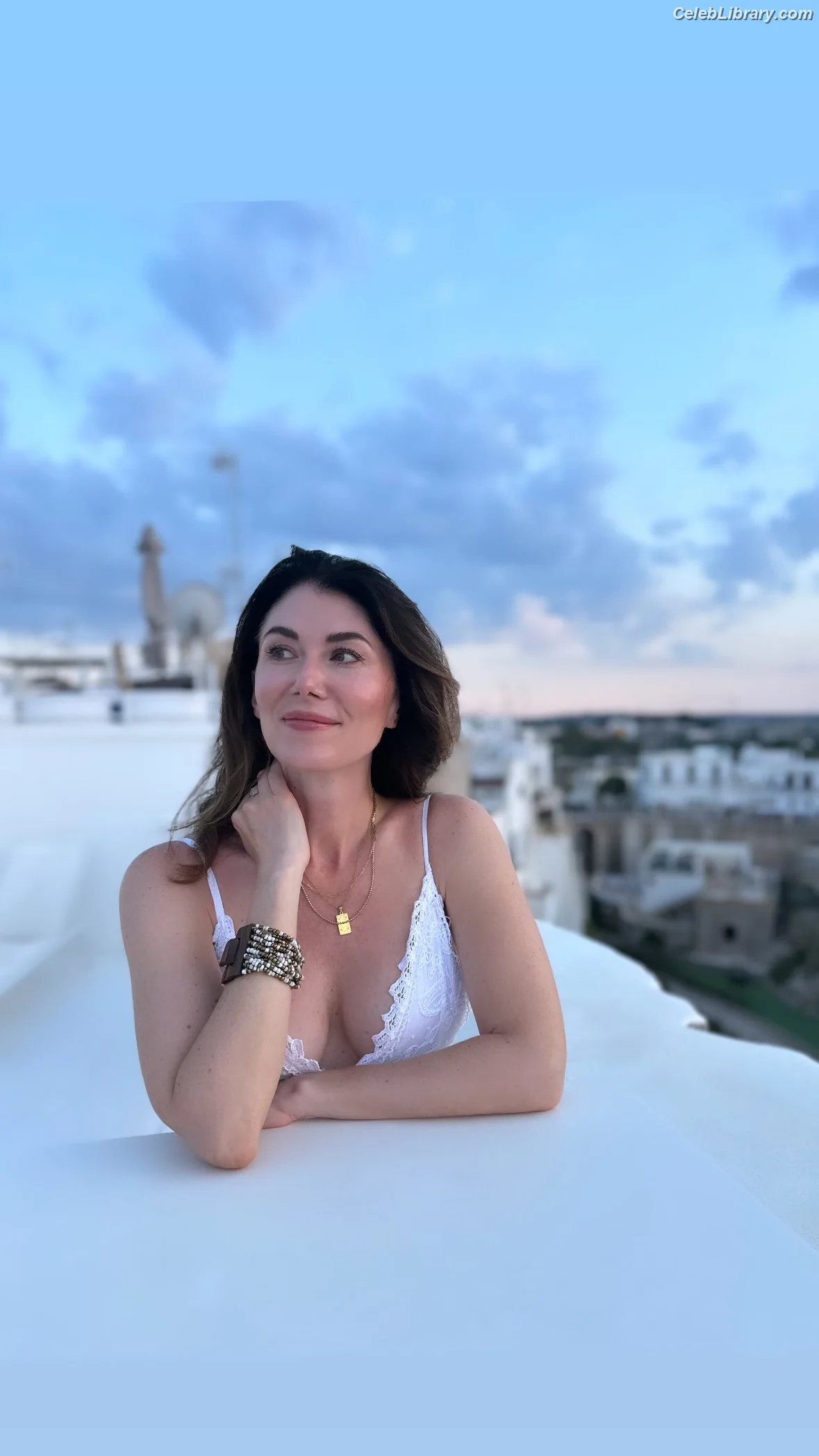 Jewel Staite photo 3 of 424