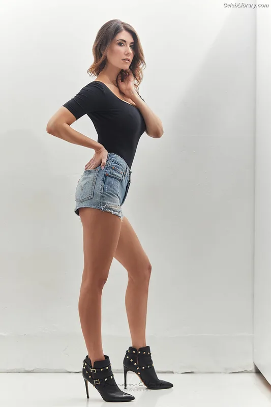 Jewel Staite photo 4 of 425
