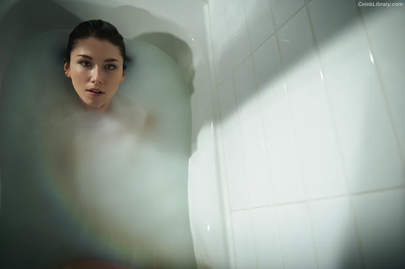 Jewel Staite photo 21 of 425