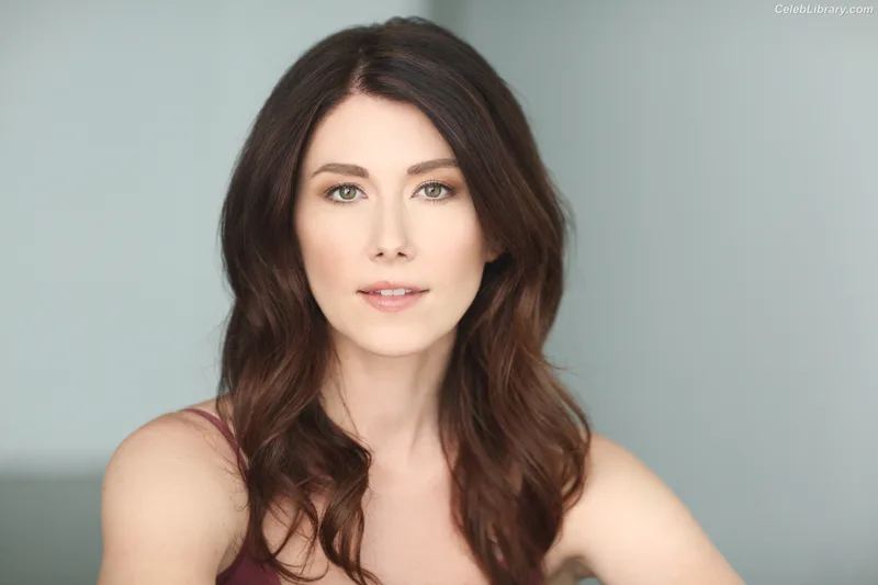 Jewel Staite photo 22 of 425