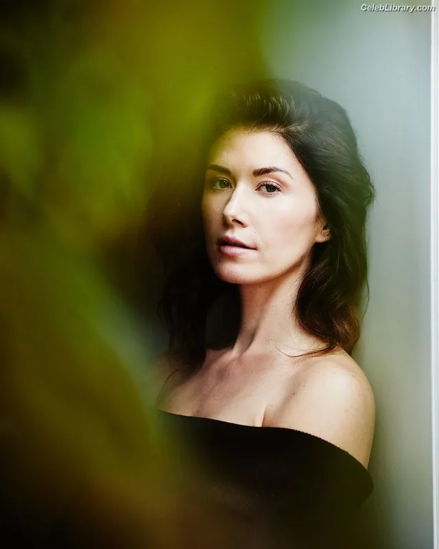 Jewel Staite photo 5 of 425
