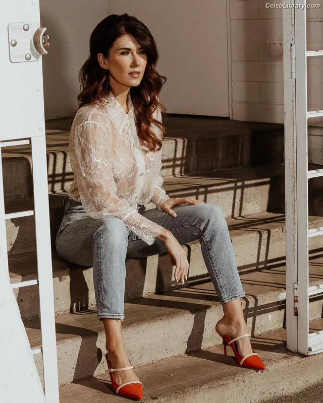Jewel Staite photo 11 of 425