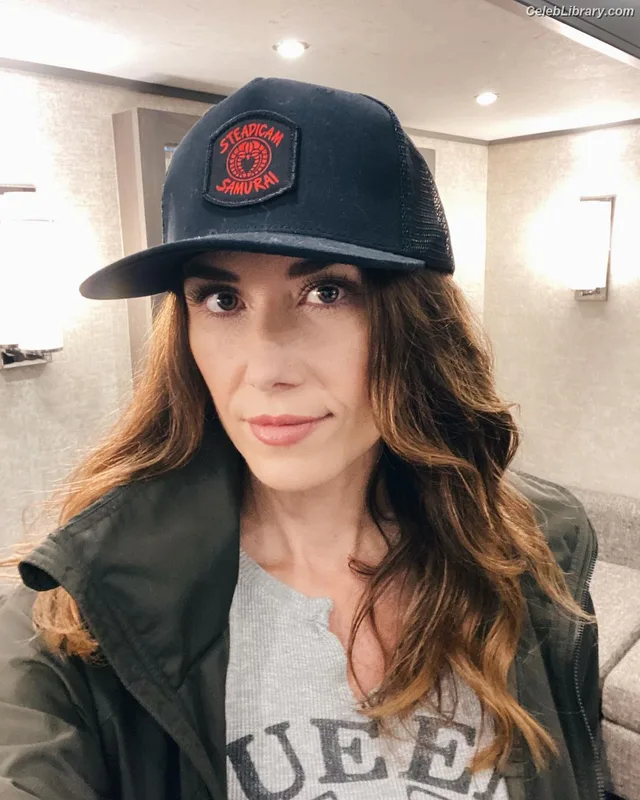 Jewel Staite photo 15 of 425