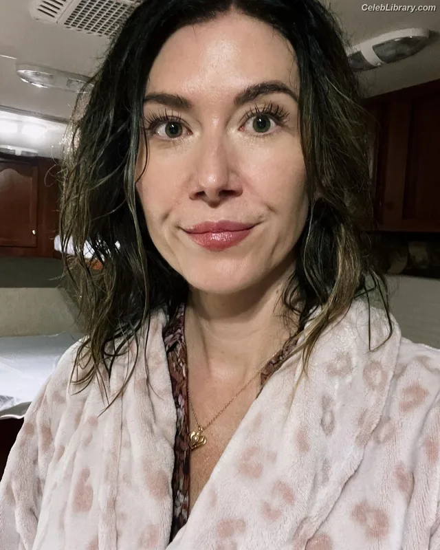 Jewel Staite photo 10 of 425