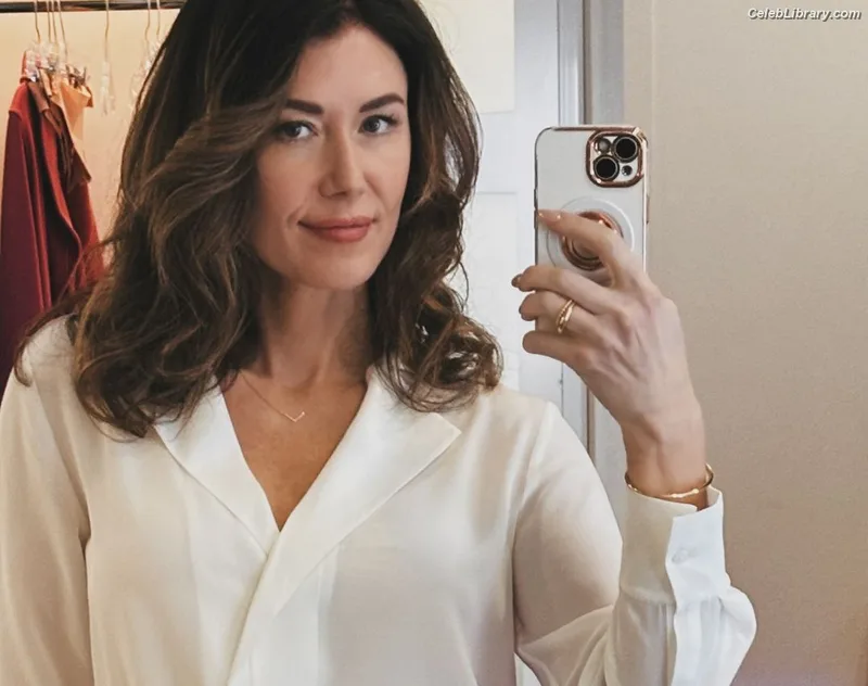 Jewel Staite photo 22 of 425