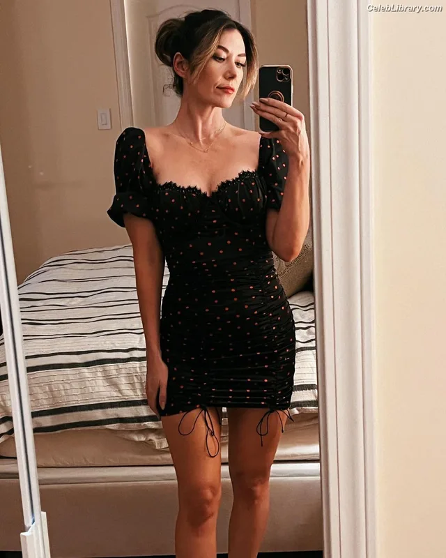 Jewel Staite photo 18 of 425