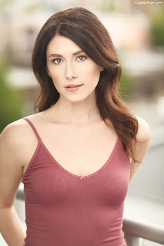 Jewel Staite photo 21 of 425