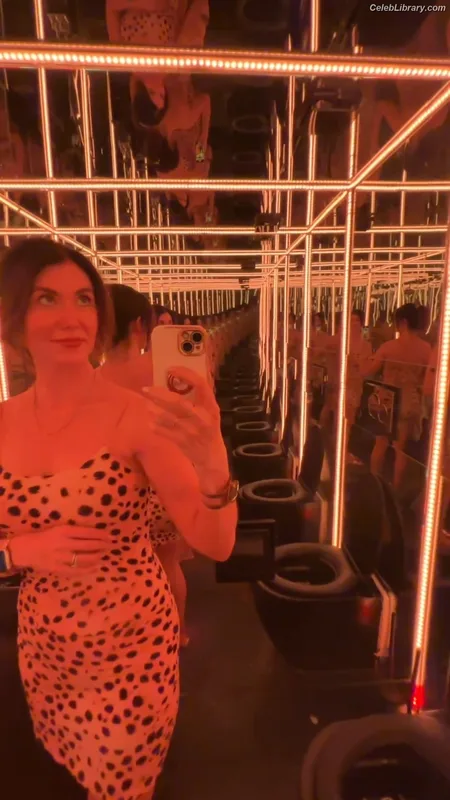 Jewel Staite photo 22 of 425