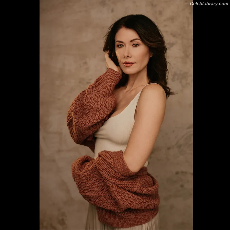 Jewel Staite photo 5 of 425