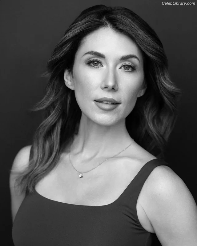 Jewel Staite photo 20 of 425