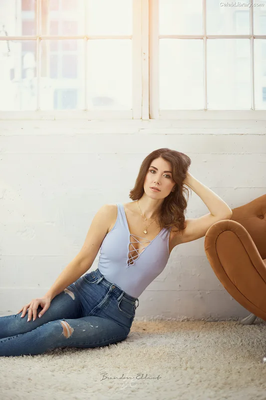 Jewel Staite photo 17 of 425