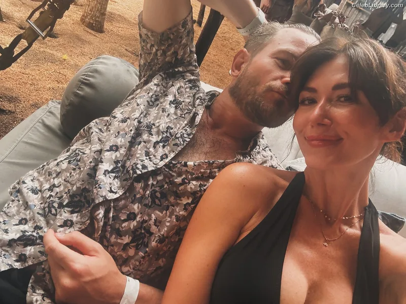 Jewel Staite photo 24 of 425