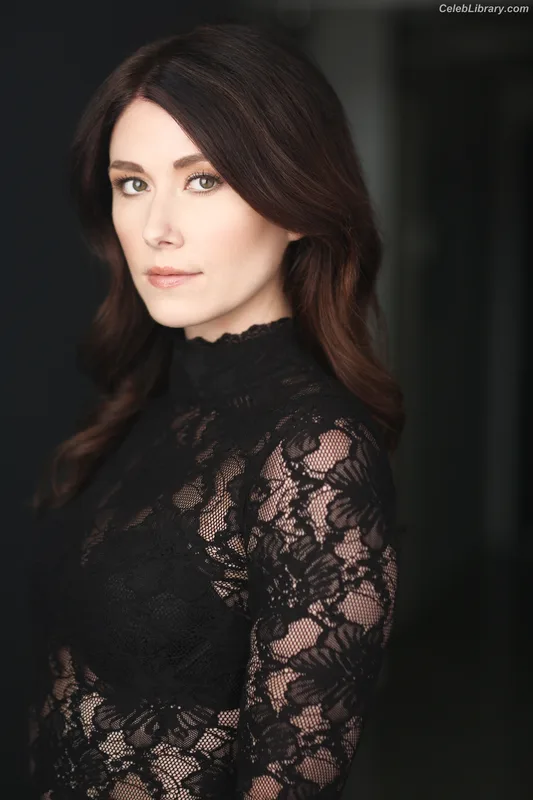 Jewel Staite photo 17 of 425