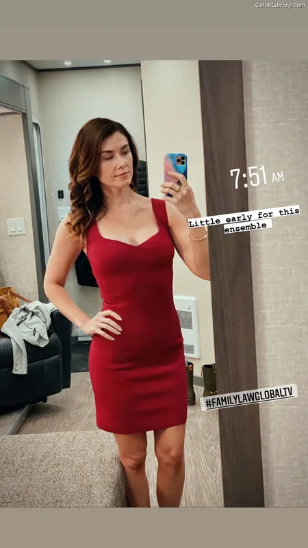 Jewel Staite photo 13 of 425