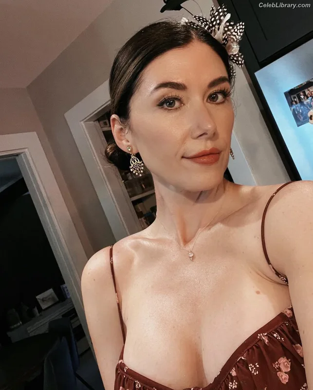 Jewel Staite photo 23 of 425