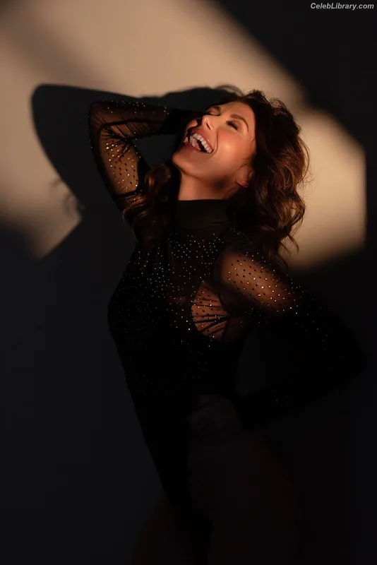 Jewel Staite photo 6 of 425
