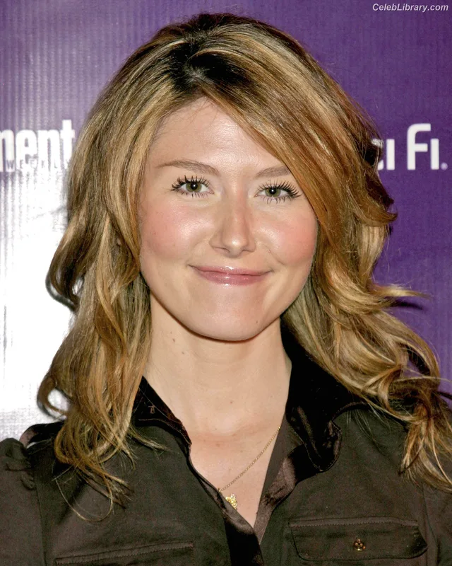 Jewel Staite photo 6 of 425