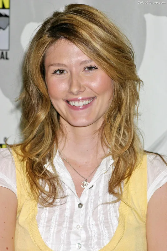 Jewel Staite photo 22 of 425
