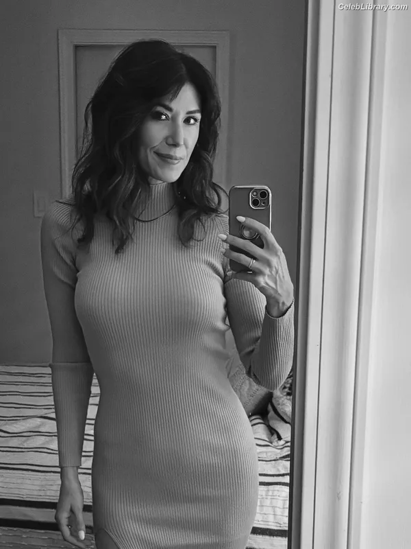Jewel Staite photo 6 of 425