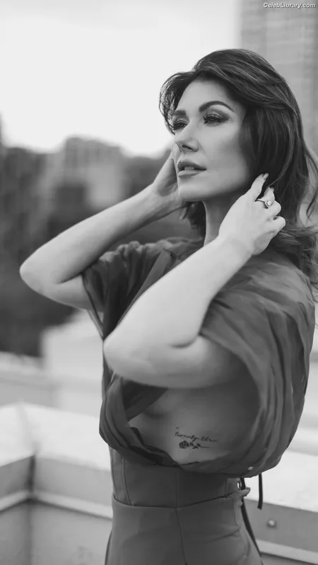 Jewel Staite photo 10 of 425