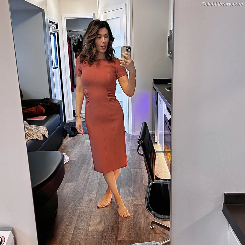 Jewel Staite photo 14 of 425