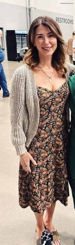 Jewel Staite photo 14 of 425
