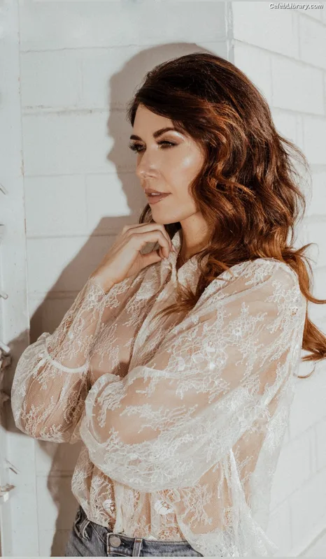 Jewel Staite photo 3 of 425