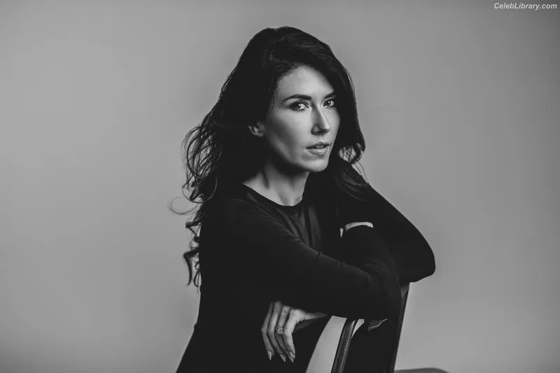 Jewel Staite photo 5 of 425