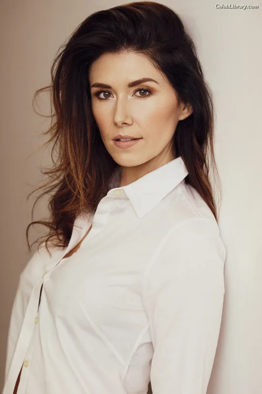 Jewel Staite photo 13 of 425