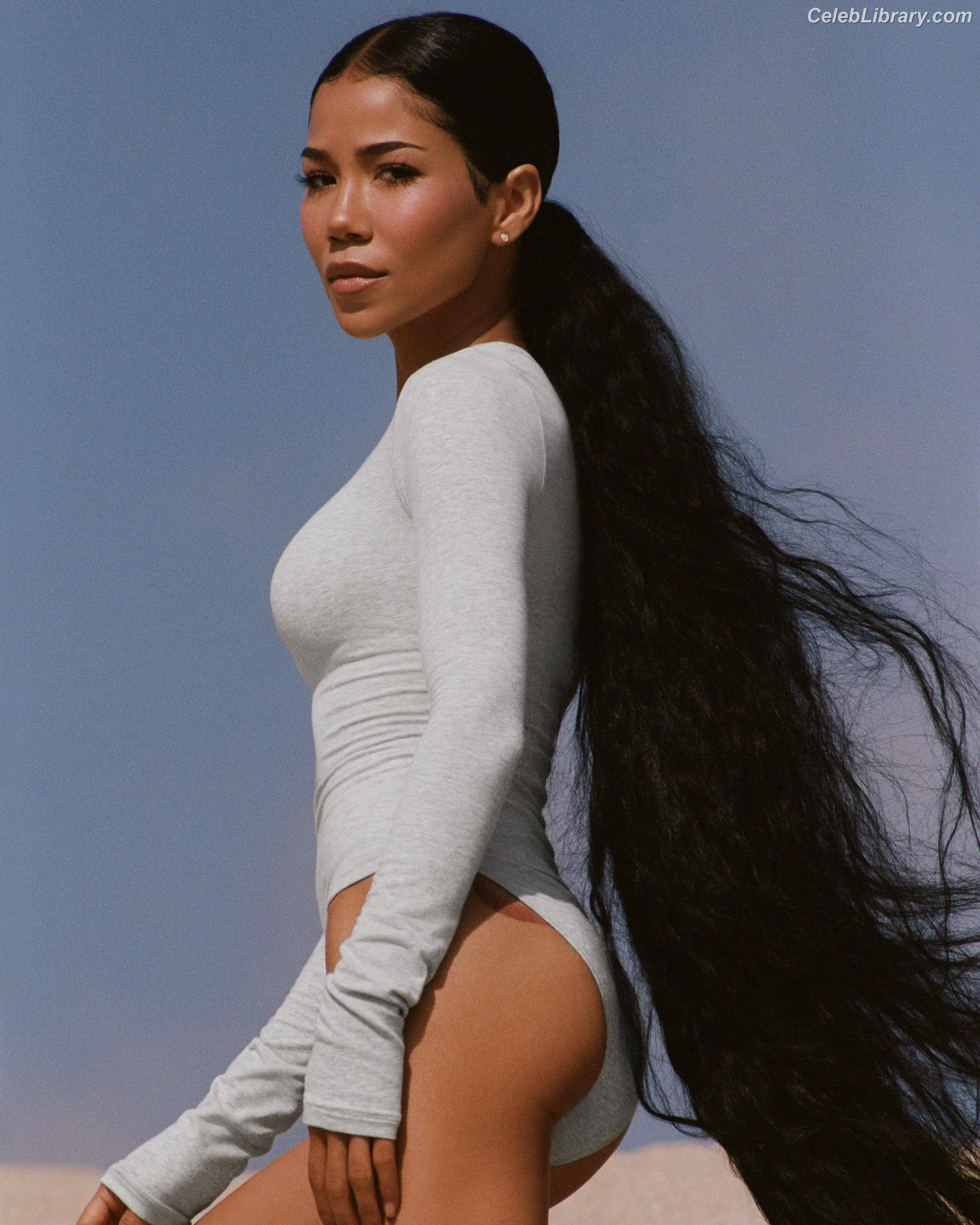 Jhené Aiko photo 17 of 41