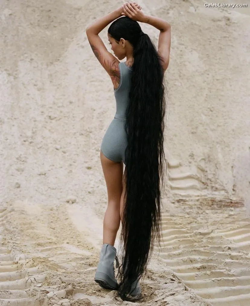 Jhené Aiko photo 21 of 41