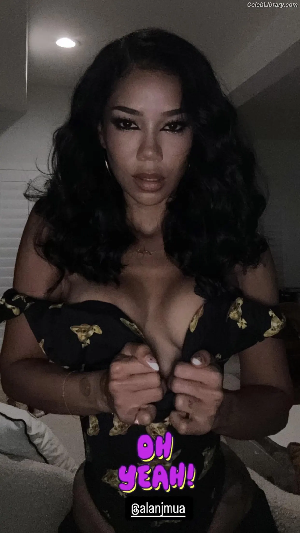 Jhené Aiko photo 1 of 41