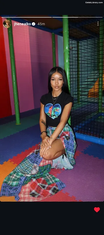Jhené Aiko photo 2 of 41