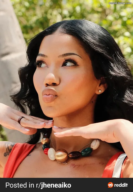 Jhené Aiko photo 10 of 41