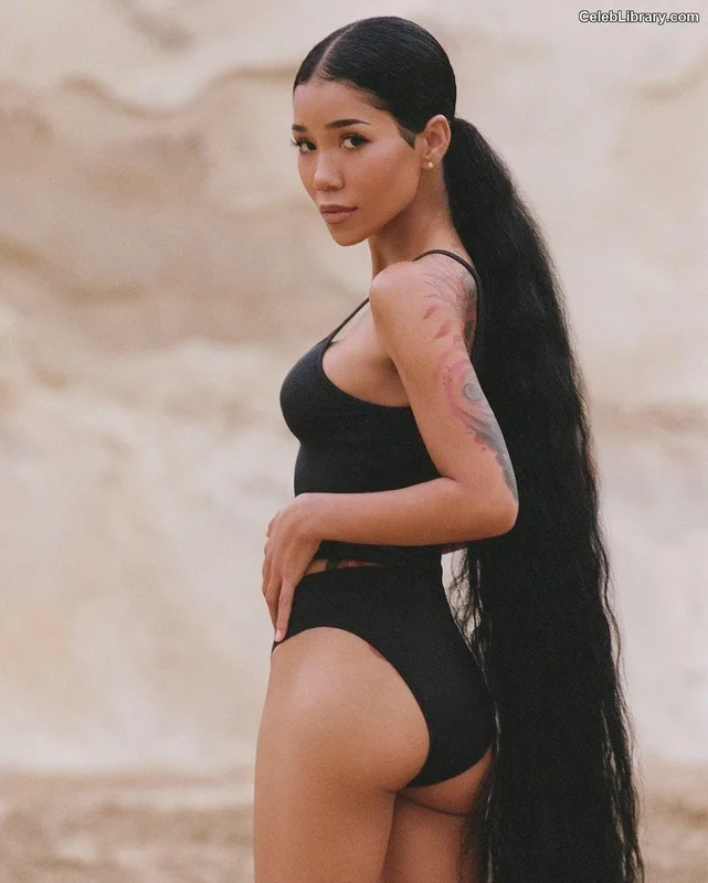 Jhené Aiko photo 16 of 41