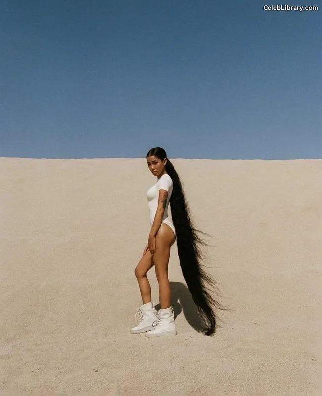 Jhené Aiko photo 23 of 41