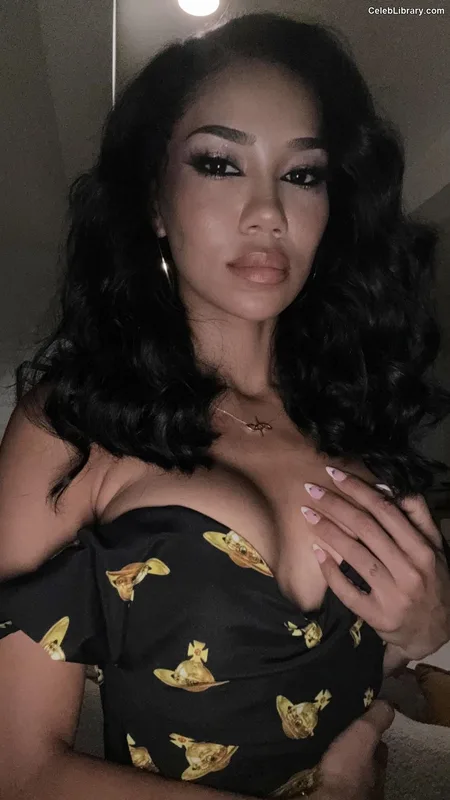 Jhené Aiko photo 2 of 41
