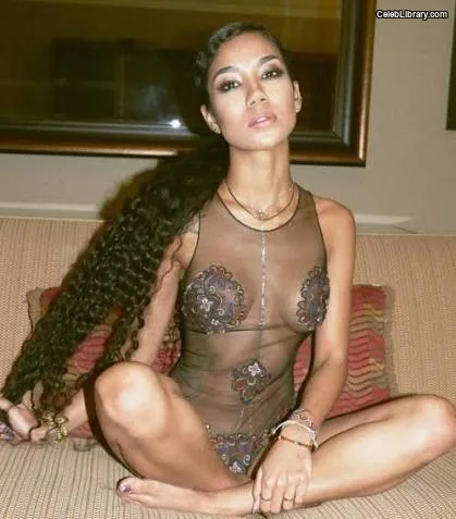 Jhené Aiko photo 14 of 41