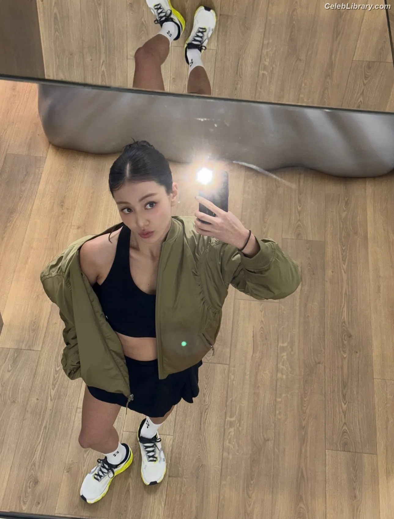 Jihyo (TWICE) photo 5 of 1324