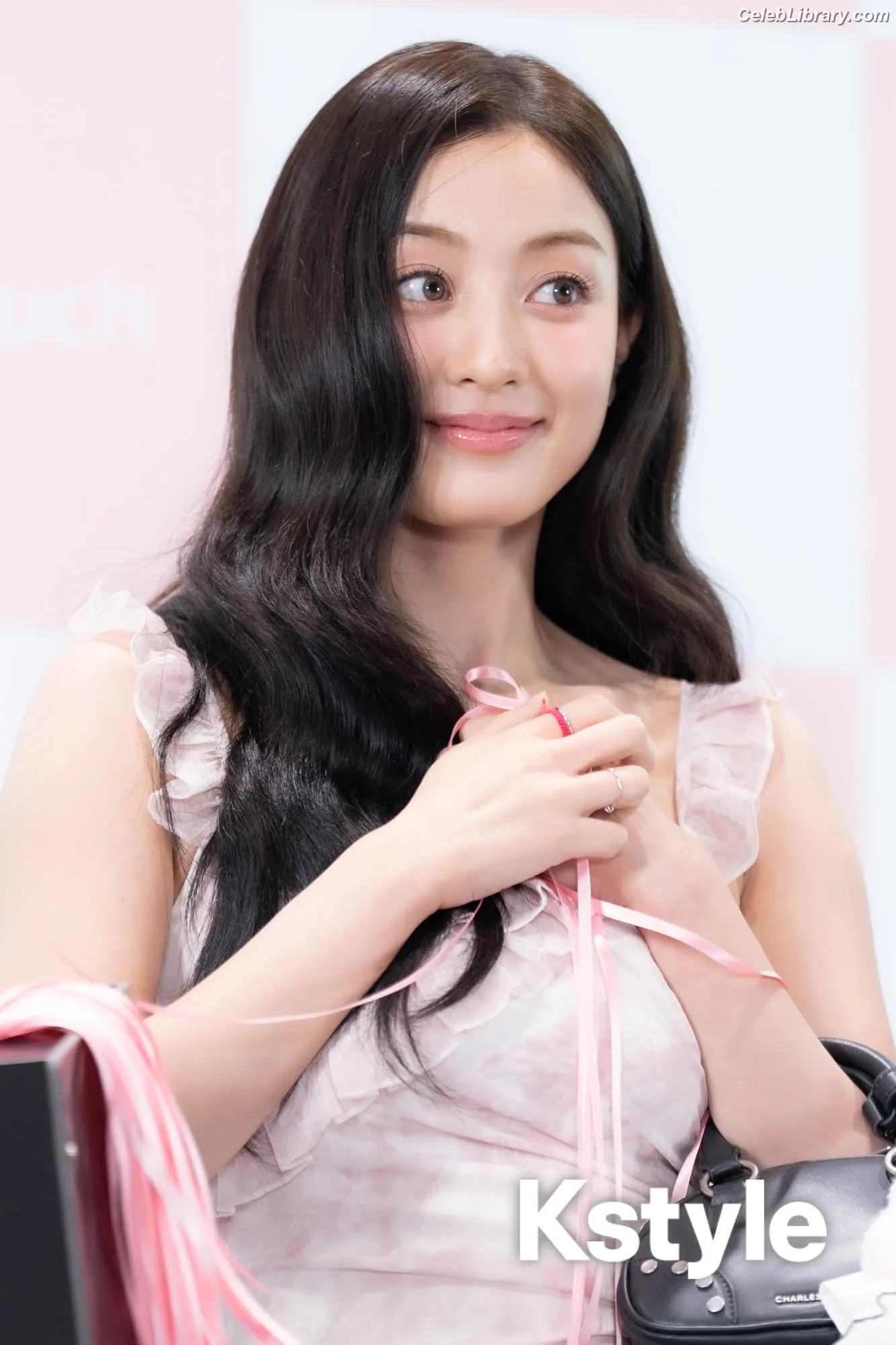 Jihyo (TWICE) photo 19 of 1324