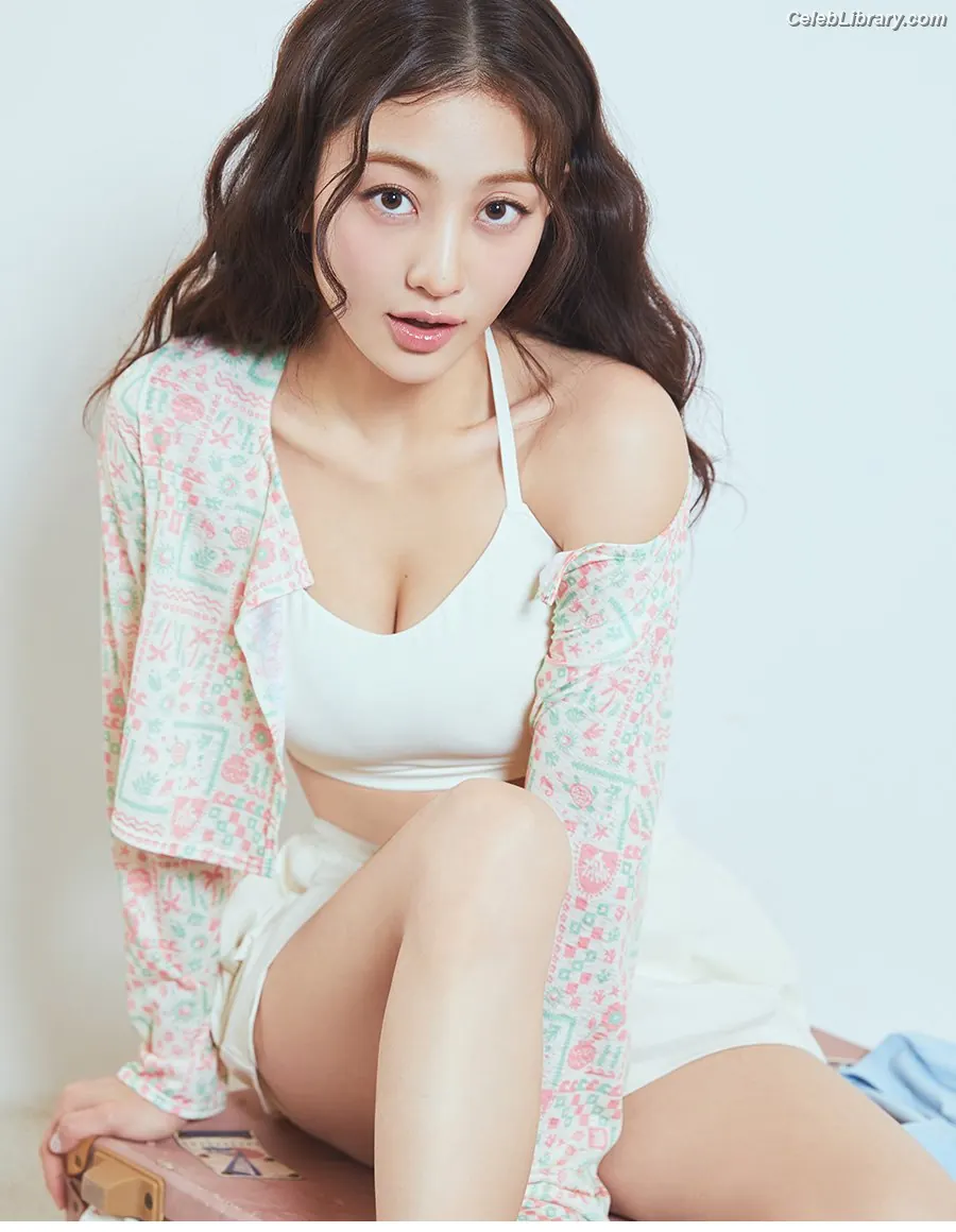 Jihyo (TWICE) photo 21 of 1324