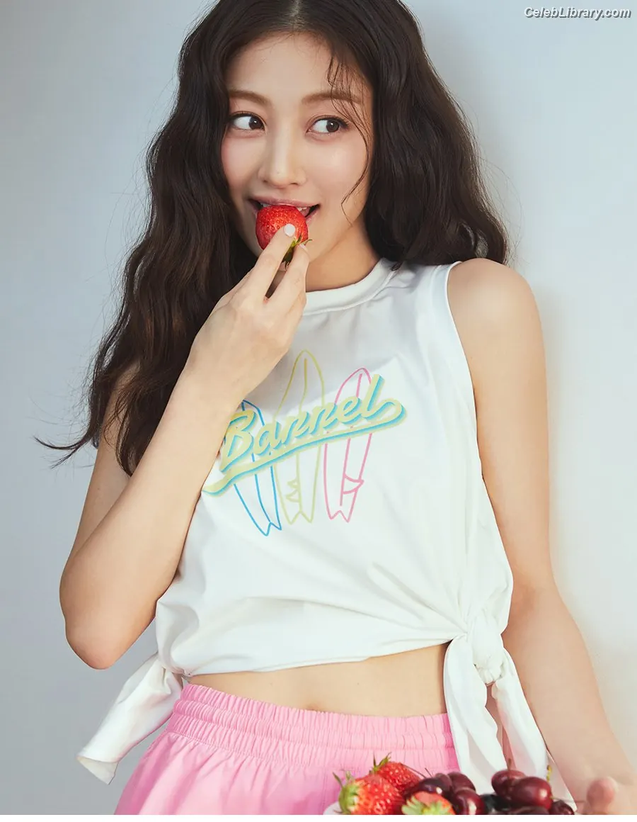 Jihyo (TWICE) photo 10 of 1324