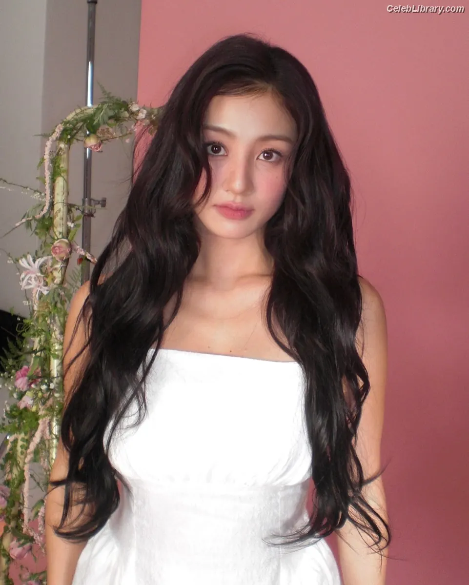 Jihyo (TWICE) photo 17 of 1324