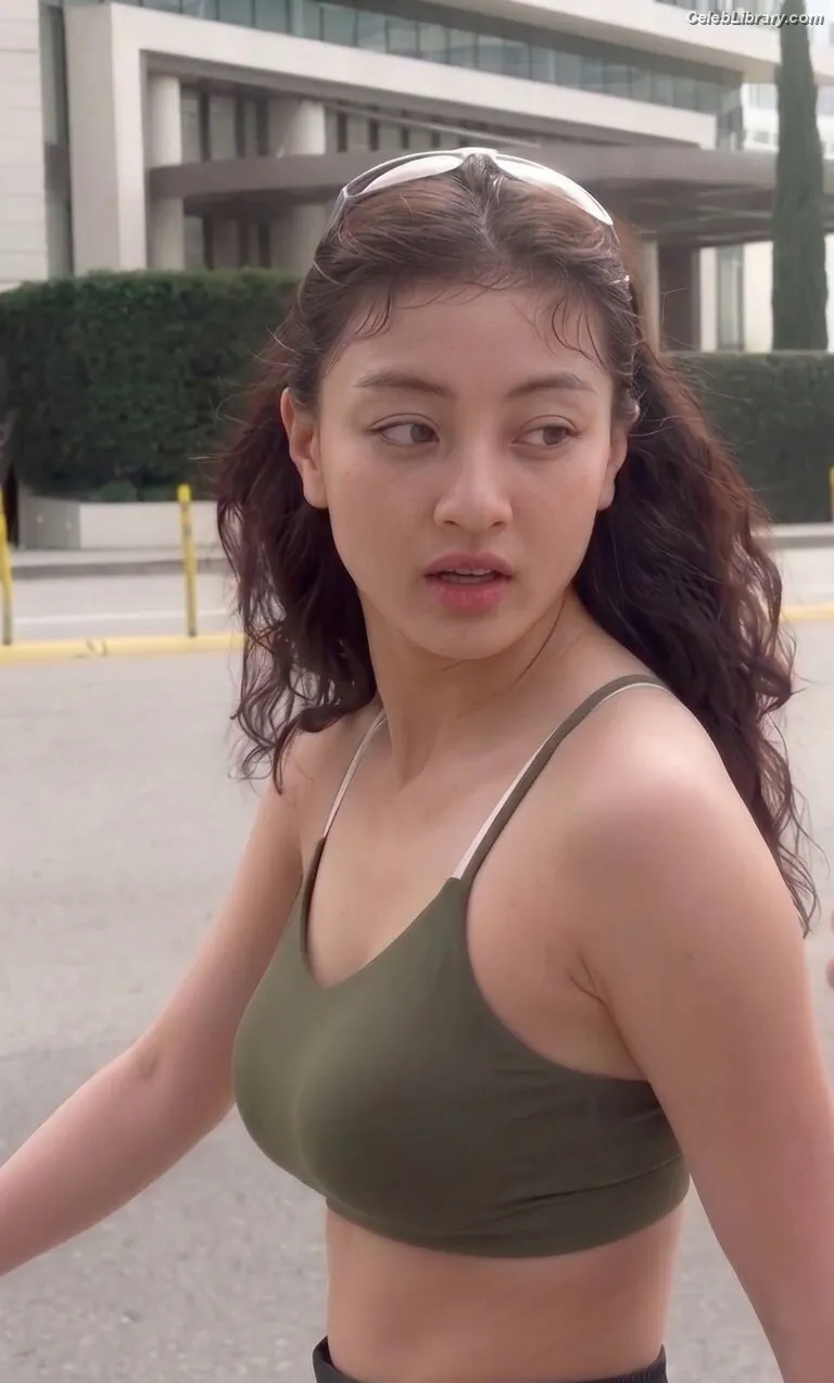 Jihyo (TWICE) photo 16 of 1324