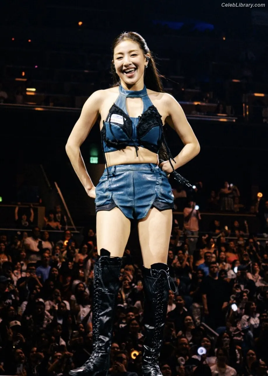Jihyo (TWICE) photo 23 of 1324