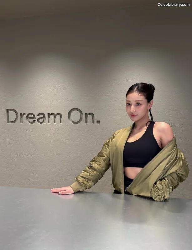 Jihyo (TWICE) photo 9 of 1325