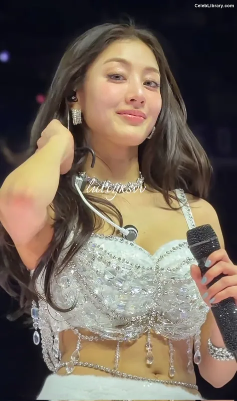 Jihyo (TWICE) photo 14 of 1325