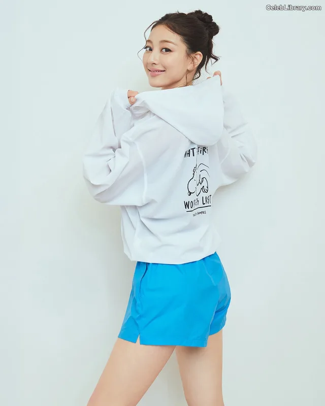 Jihyo (TWICE) photo 3 of 1325